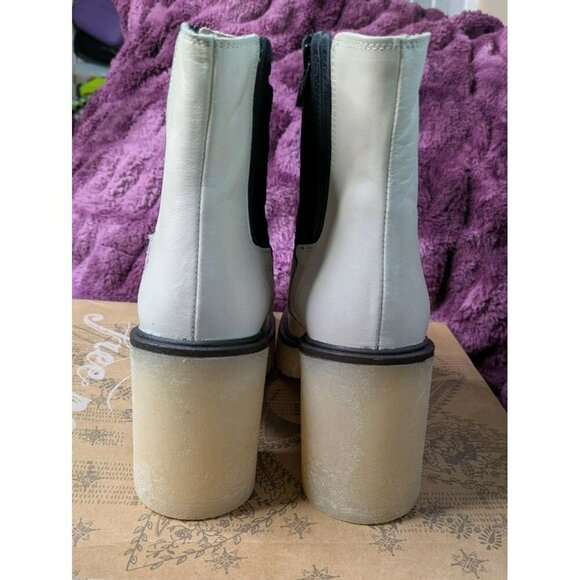 NIB $188 FREE PEOPLE James Chelsea Ankle Boots White Leather Size 6.5-7 / EU 37 - Picture 4 of 11